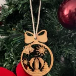 Bolas de navidad en madera
