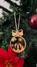 Bolas de navidad en madera