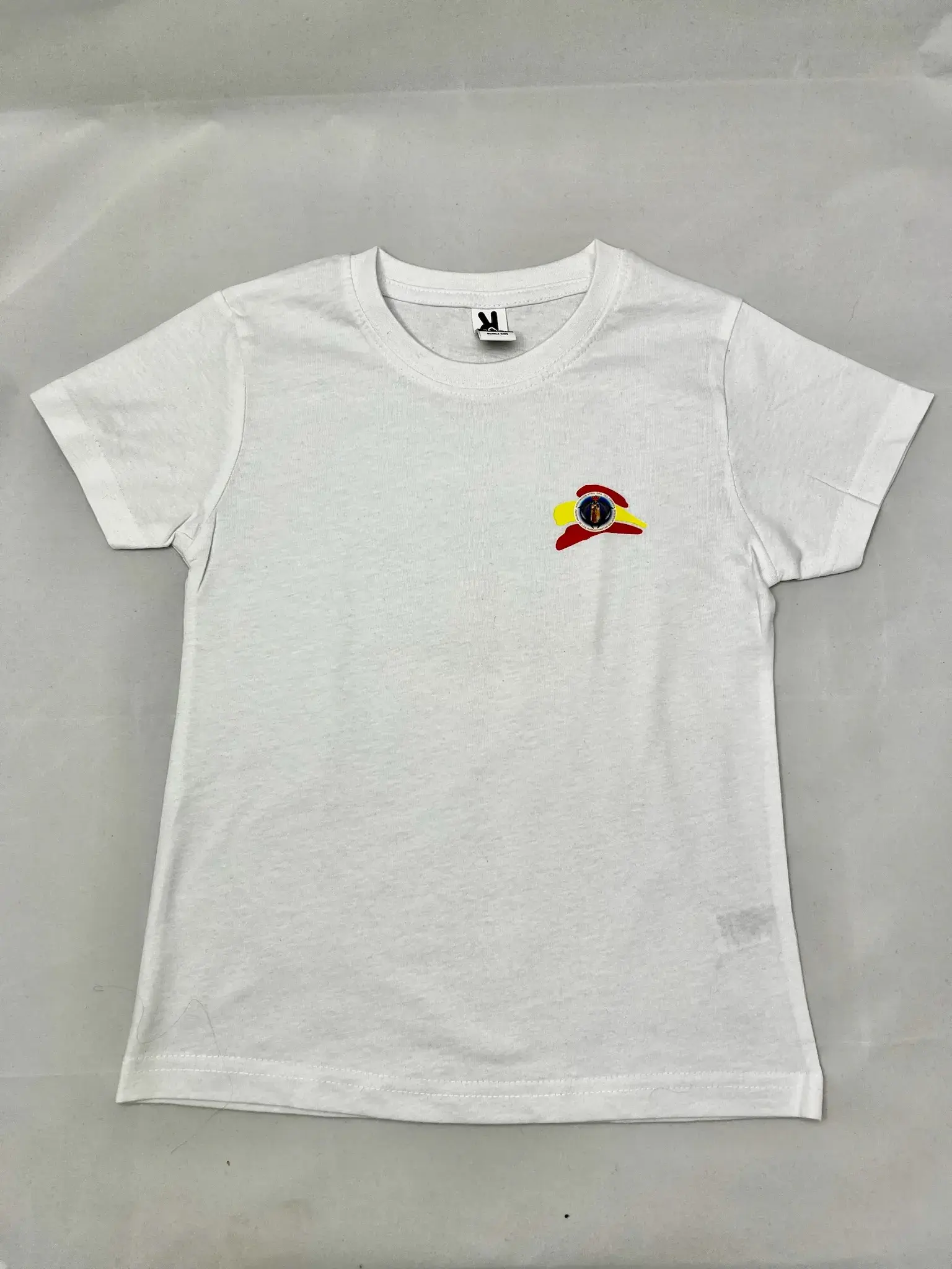 6bc13d41-9e3b-4358-8596-96ff2771314a Camiseta blanca de la Asociación Ntra. Sra. del Carmen Patrona de los Submarinistas Malagueños - Imagen 1